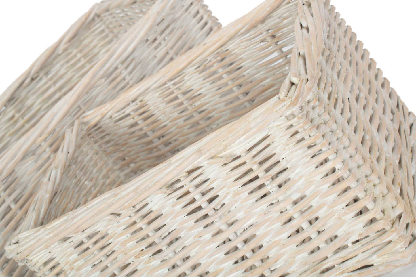 SMALL WHITE WASH FINISH WILLOW TRAYS SET 2