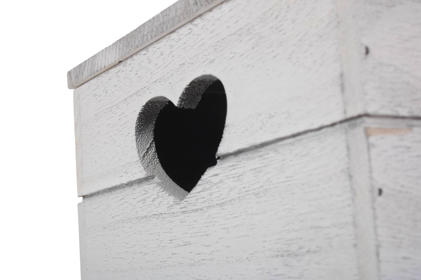 SMALL VINTAGE HEART CUT-OUT BOX