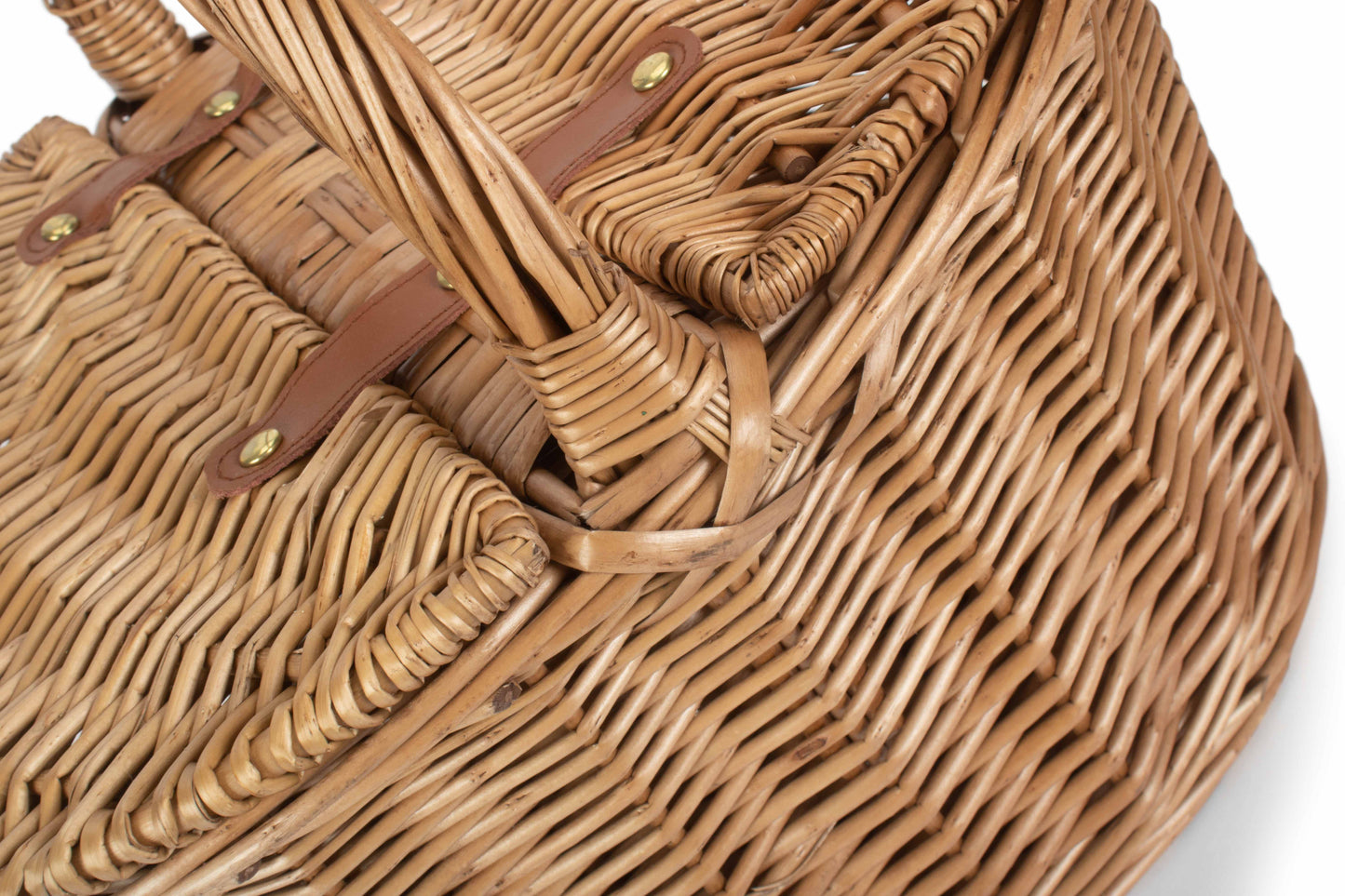 LIGHT STEAMED OVAL LIDDED HAMPER