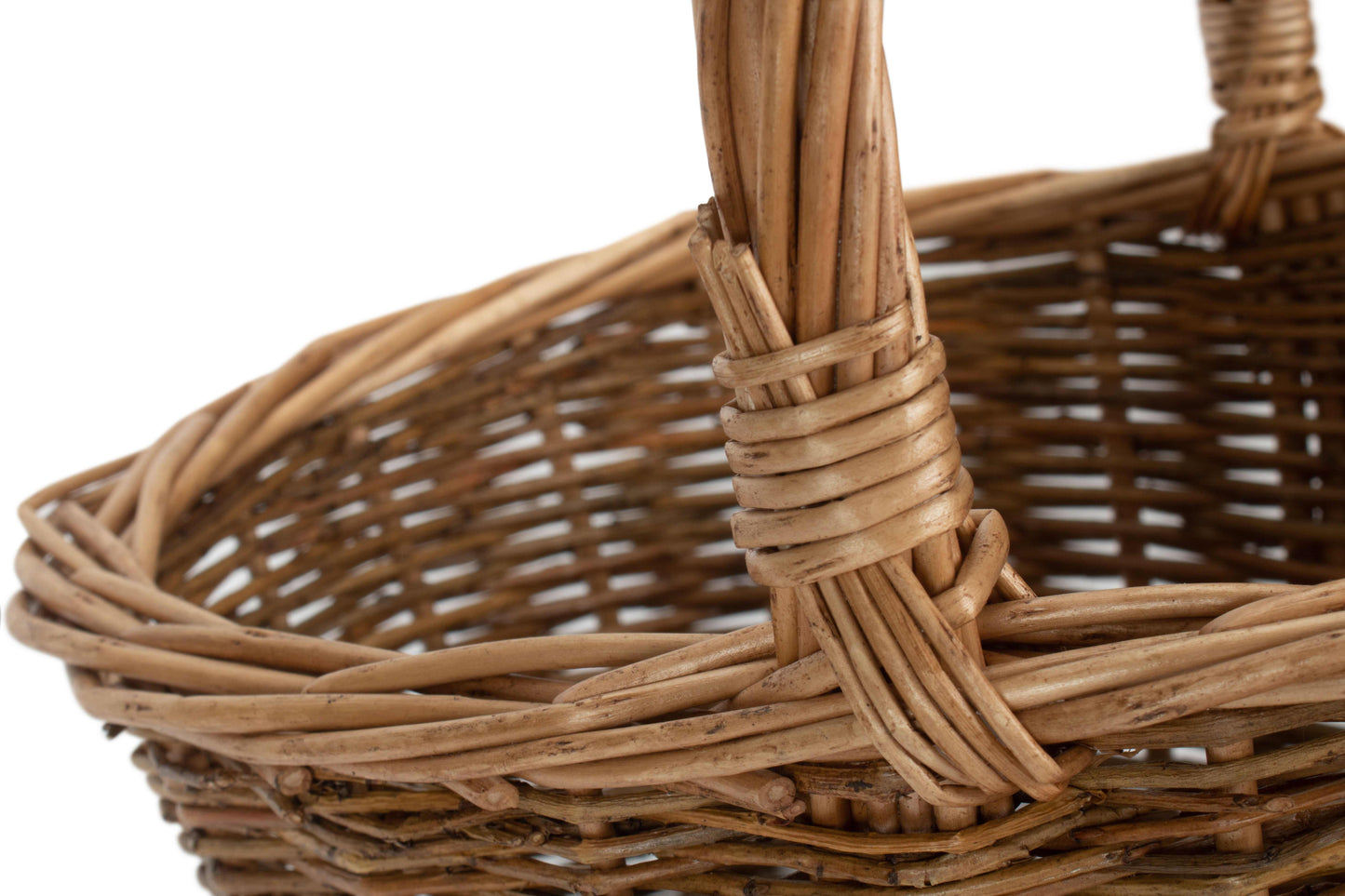 CHILD'S COUNTRY OVAL SHOPPER