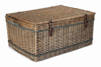 28" ANTIQUE WASH ROPE HANDLED TRUNK