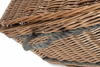 28" ANTIQUE WASH ROPE HANDLED TRUNK