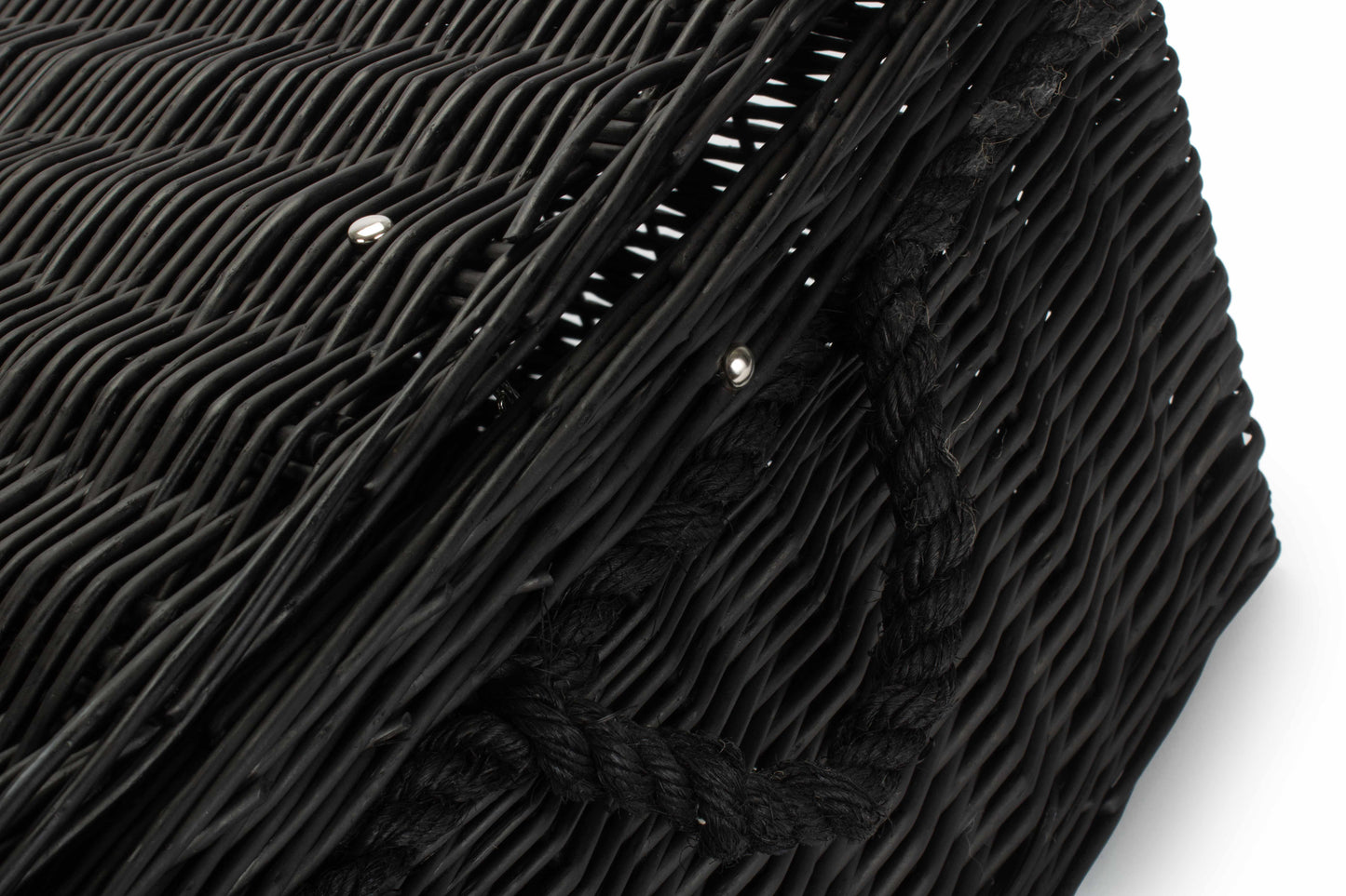 27" BLACK ROPE HANDLED TRUNK