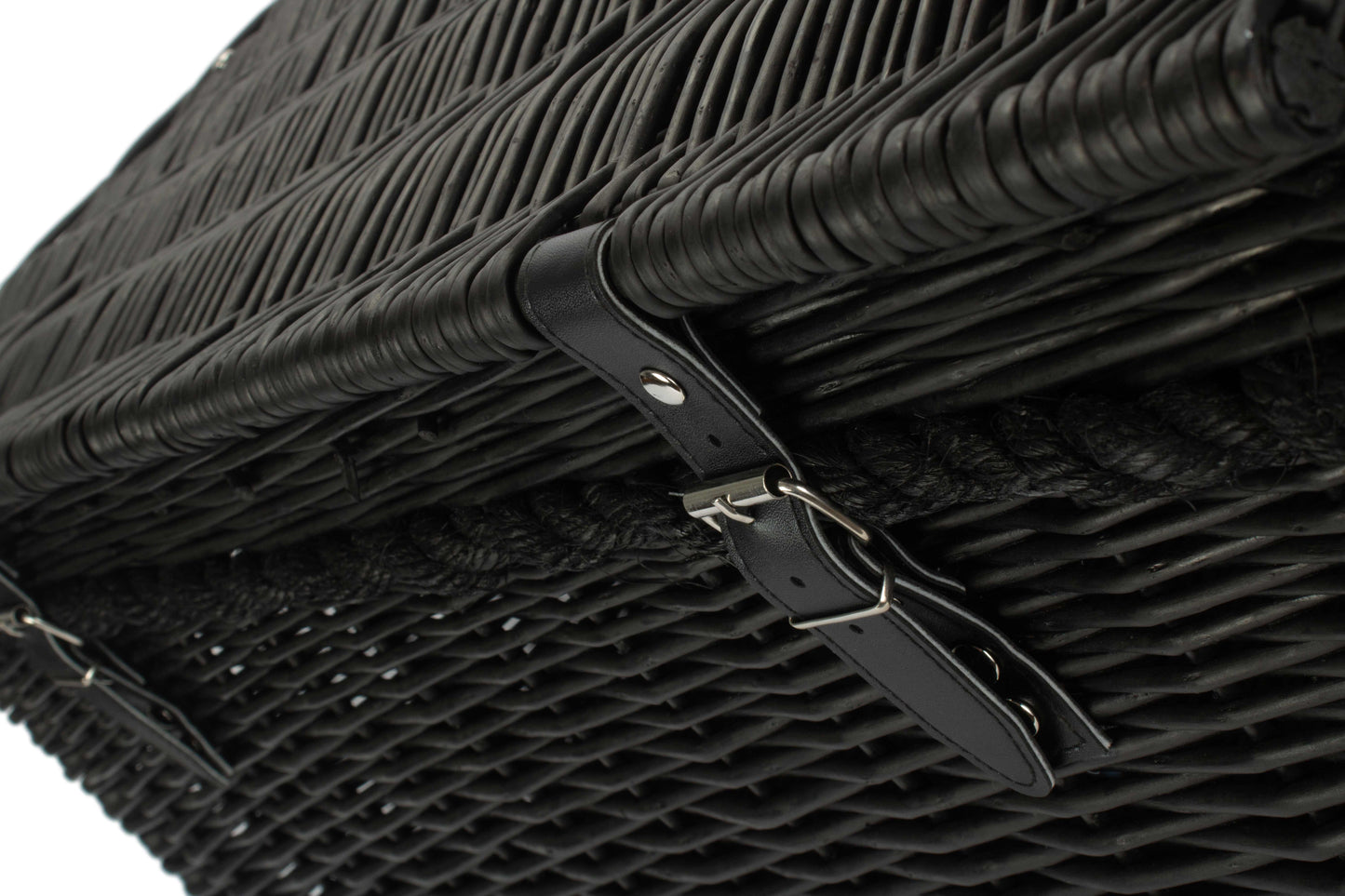 27" BLACK ROPE HANDLED TRUNK