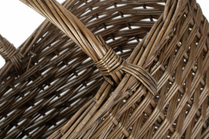 ANTIQUE WASH STAIR BASKET