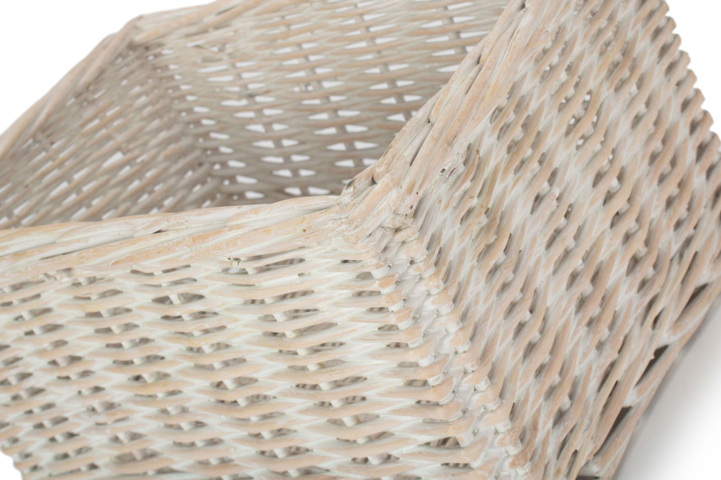 SIZE 2 SMALL WHITE WASH FINISH WILLOW TRAY