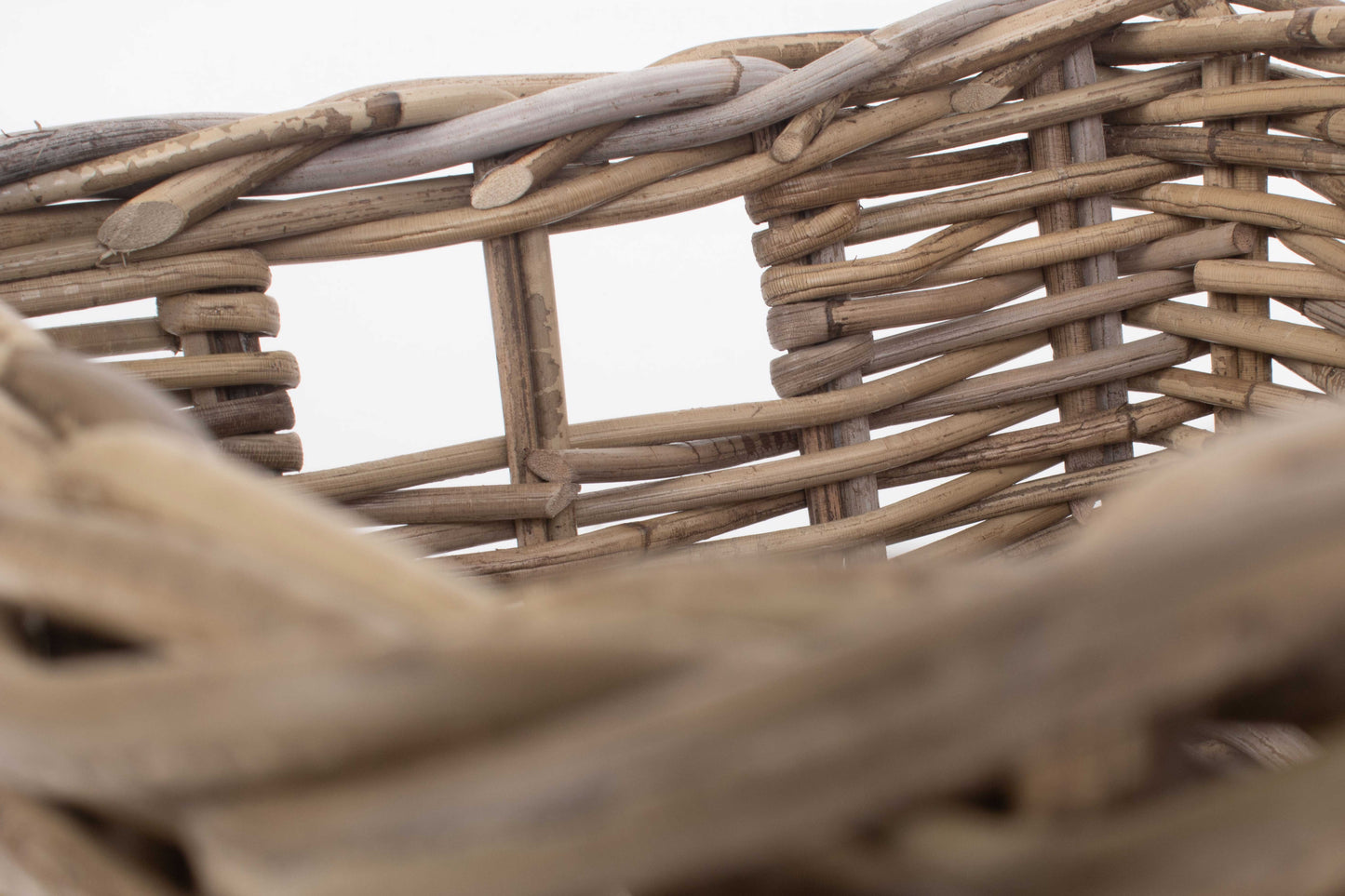 MEDIUM SHALLOW RATTAN RECTANGULAR BASKET