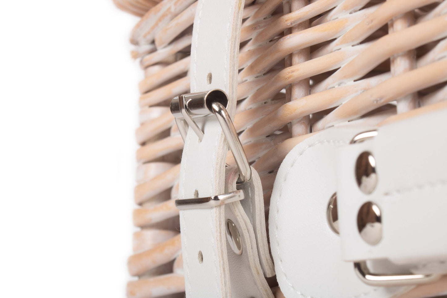 16" WHITE HAMPER