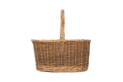 CHILD'S COUNTRY OVAL SHOPPER